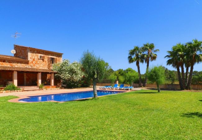 Fazenda em Campos - Can Toni 403 tradicional finca con piscina privada, aire acondicionado, gran jardín y WiFi Fazenda em Campos - Can Toni 403 tradicional finca con piscina privada, aire acondicionado, gran jardín y WiFi