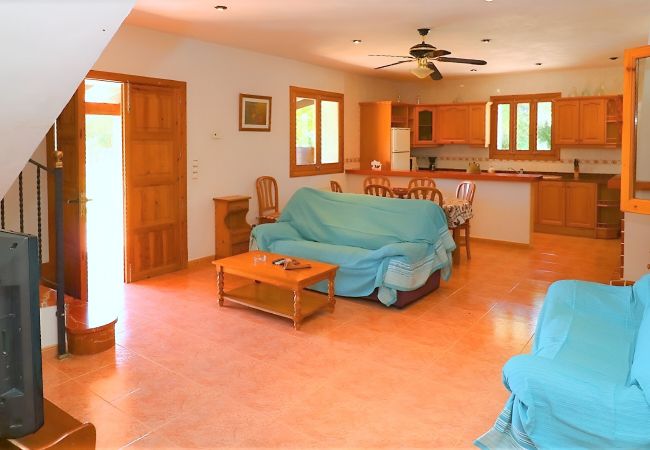 Fazenda em Campos - Can Toni 403 tradicional finca con piscina privada, aire acondicionado, gran jardín y WiFi Fazenda em Campos - Can Toni 403 tradicional finca con piscina privada, aire acondicionado, gran jardín y WiFi