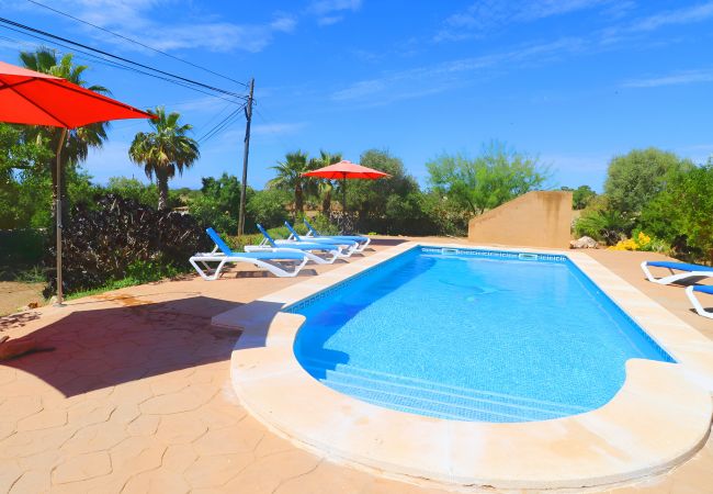 Fazenda em Es Llombards - Can Cova 413 finca rústica con piscina privada, terraza, aire acondicionado y WiFi Fazenda em Es Llombards - Can Cova 413 finca rústica con piscina privada, terraza, aire acondicionado y WiFi