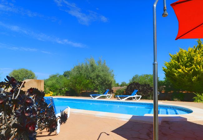 Fazenda em Es Llombards - Can Cova 413 finca rústica con piscina privada, terraza, aire acondicionado y WiFi Fazenda em Es Llombards - Can Cova 413 finca rústica con piscina privada, terraza, aire acondicionado y WiFi