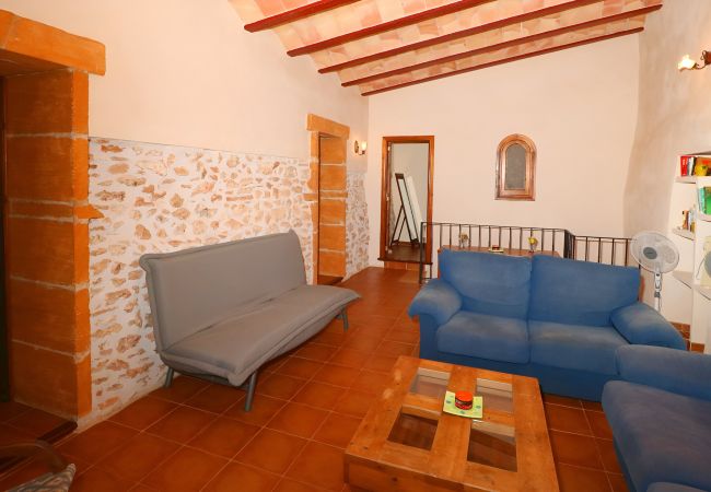 Fazenda em Es Llombards - Can Cova 413 finca rústica con piscina privada, terraza, aire acondicionado y WiFi Fazenda em Es Llombards - Can Cova 413 finca rústica con piscina privada, terraza, aire acondicionado y WiFi