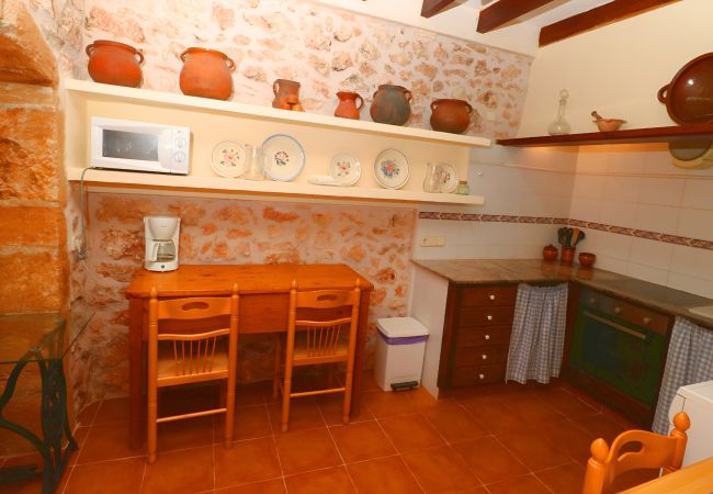 Fazenda em Es Llombards - Can Cova 413 finca rústica con piscina privada, terraza, aire acondicionado y WiFi Fazenda em Es Llombards - Can Cova 413 finca rústica con piscina privada, terraza, aire acondicionado y WiFi