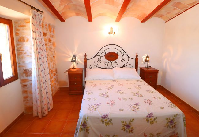 Fazenda em Es Llombards - Can Cova 413 finca rústica con piscina privada, terraza, aire acondicionado y WiFi Fazenda em Es Llombards - Can Cova 413 finca rústica con piscina privada, terraza, aire acondicionado y WiFi