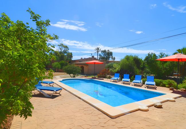 Fazenda em Es Llombards - Can Cova 413 finca rústica con piscina privada, terraza, aire acondicionado y WiFi Fazenda em Es Llombards - Can Cova 413 finca rústica con piscina privada, terraza, aire acondicionado y WiFi