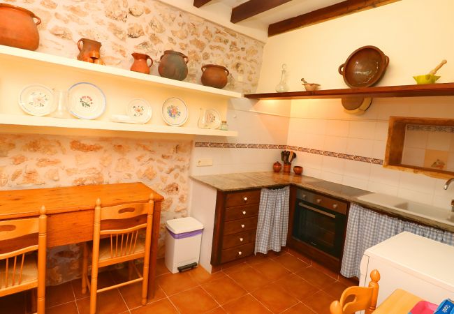 Fazenda em Es Llombards - Can Cova 413 finca rústica con piscina privada, terraza, aire acondicionado y WiFi Fazenda em Es Llombards - Can Cova 413 finca rústica con piscina privada, terraza, aire acondicionado y WiFi