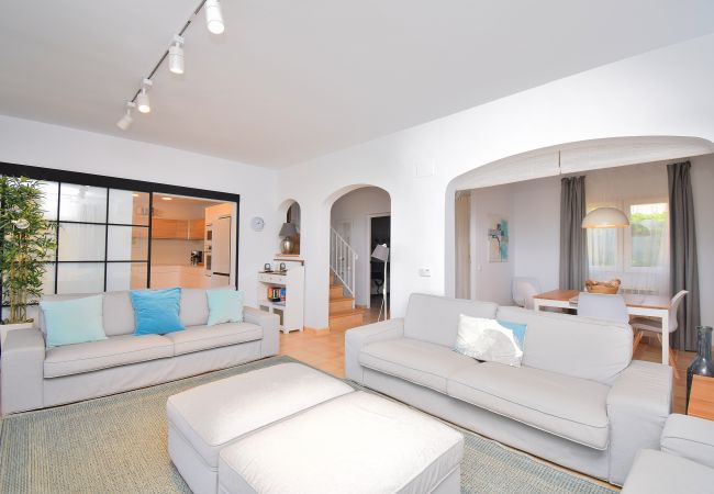 Villa em Colonia de Sant Pere - Embat 017 villa con piscina privada y acceso directo al mar, jardín y aire acondicionado Villa em Colonia de Sant Pere - Embat 017 villa con piscina privada y acceso directo al mar, jardín y aire acondicionado