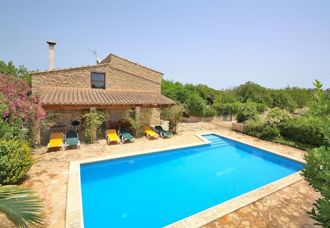 Fazenda em Lloret de Vistalegre - Can Blanc 018 finca rústica con piscina privada, aire acondicionado, terraza y barbacoa Fazenda em Lloret de Vistalegre - Can Blanc 018 finca rústica con piscina privada, aire acondicionado, terraza y barbacoa