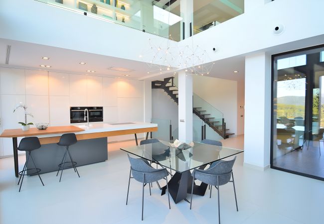 Casa em Buger - Montblau 049 exclusiva villa con piscina privada, jacuzzi, barbacoa y aire acondicionado Casa em Buger - Montblau 049 exclusiva villa con piscina privada, jacuzzi, barbacoa y aire acondicionado