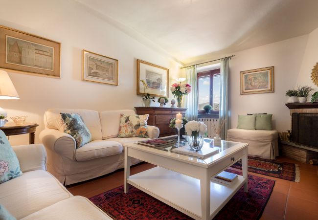 Apartamento em Lucca - 2 Bedrooms Spacious Apartment with Elevator in Lucca Apartamento em Lucca - 2 Bedrooms Spacious Apartment with Elevator in Lucca