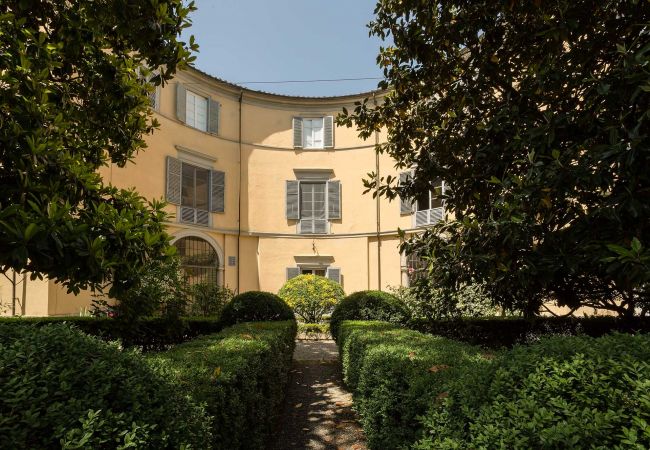 Apartamento em Lucca -  CASA BEATRICE, Apartment with Private Garden inside the Walls of Lucca Apartamento em Lucca -  CASA BEATRICE, Apartment with Private Garden inside the Walls of Lucca