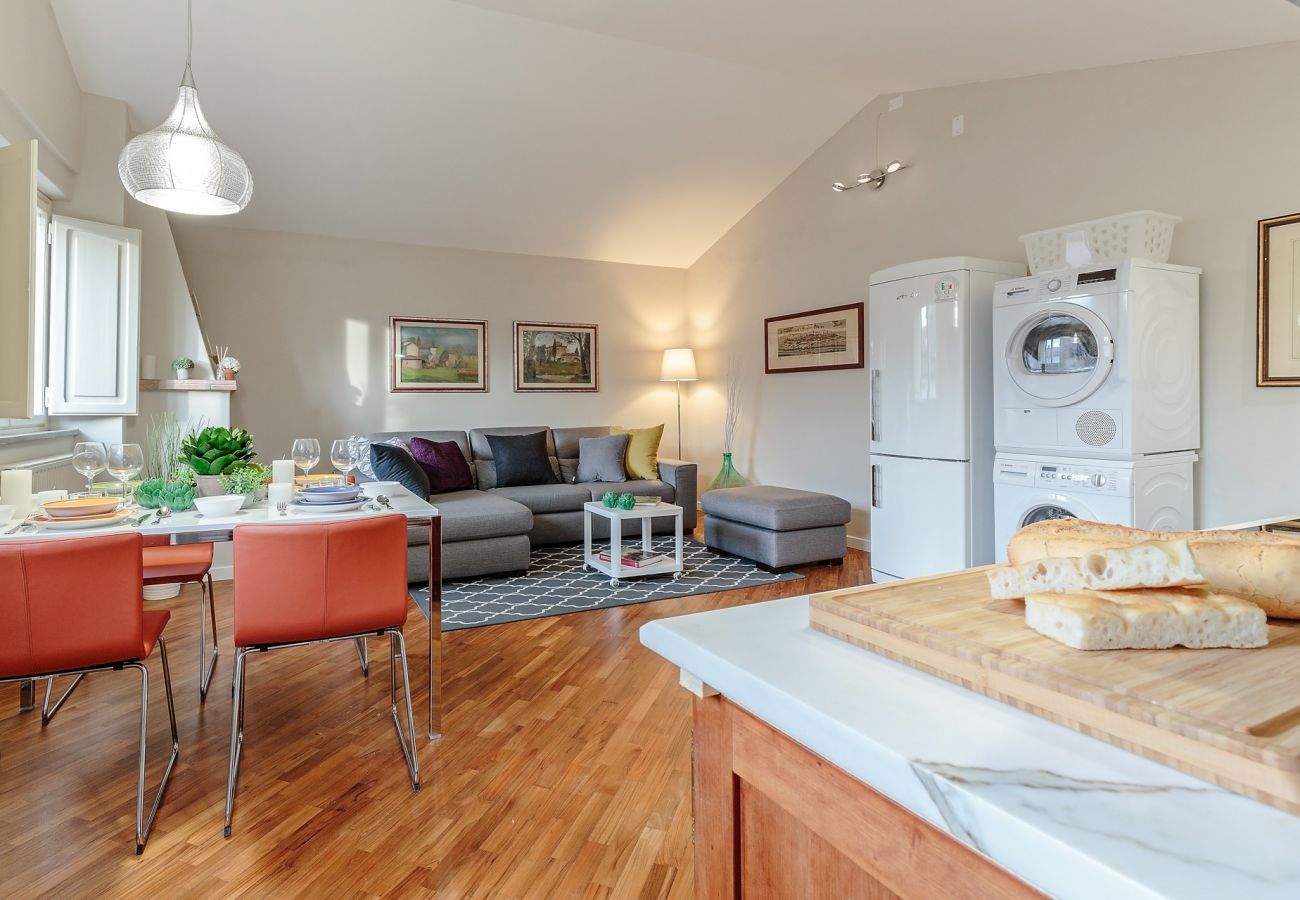 Apartamento em Lucca - PANORAMIC TERRACE PENTHOUSE inside the Walls of Lucca Apartamento em Lucca - PANORAMIC TERRACE PENTHOUSE inside the Walls of Lucca