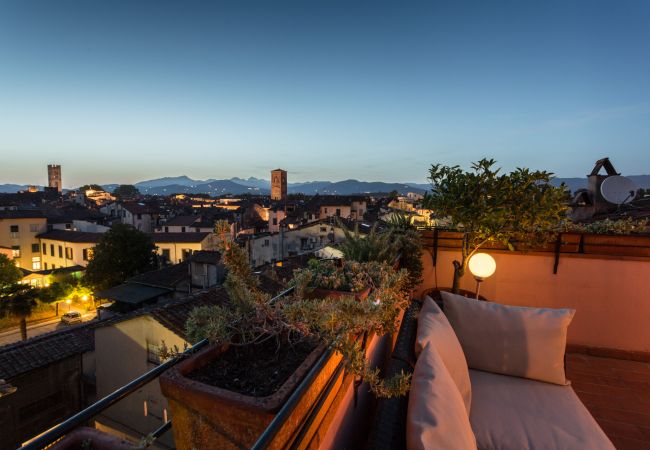 Apartamento em Lucca - Top-Floor Penthouse with Panoramic Terrace in Lucca Apartamento em Lucca - Top-Floor Penthouse with Panoramic Terrace in Lucca