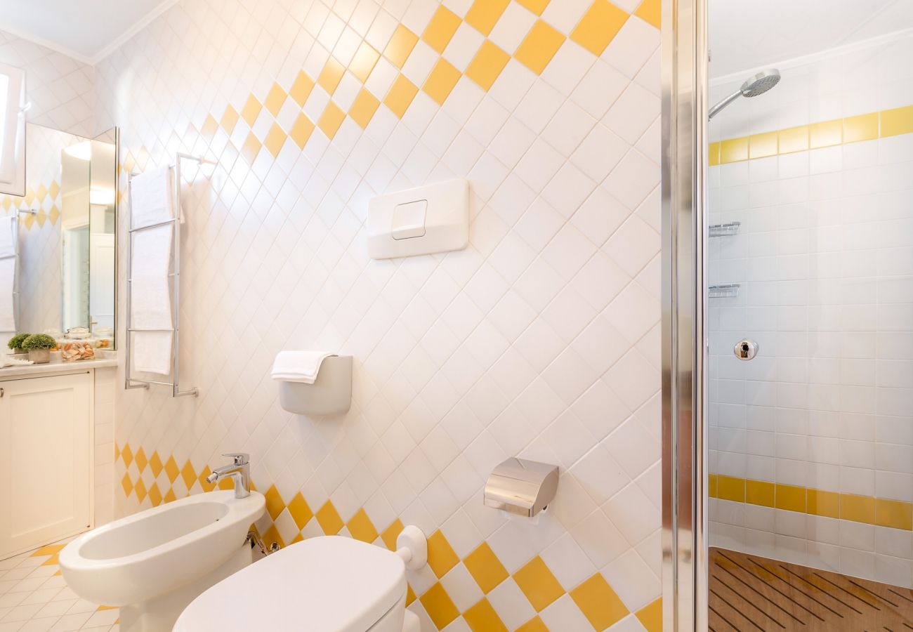 Apartamento em Lucca - A Toproof Penthouse Apartment with Elevator and Private Garden Inside the Walls Apartamento em Lucca - A Toproof Penthouse Apartment with Elevator and Private Garden Inside the Walls