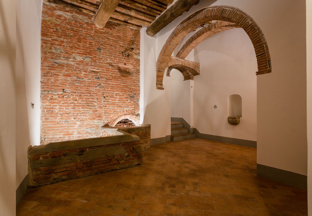 Apartamento em Lucca - A Toproof Penthouse Apartment with Elevator and Private Garden Inside the Walls Apartamento em Lucca - A Toproof Penthouse Apartment with Elevator and Private Garden Inside the Walls