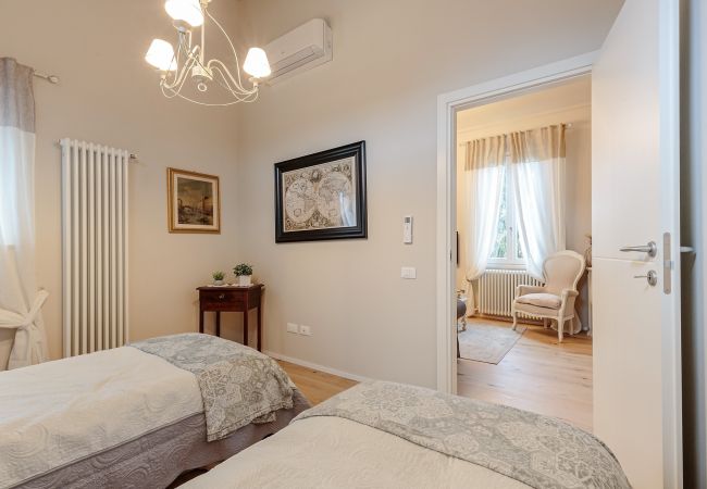 Apartamento em Lucca - CASA UCCELLINI Apartment with a Romantic Terrace Apartamento em Lucca - CASA UCCELLINI Apartment with a Romantic Terrace