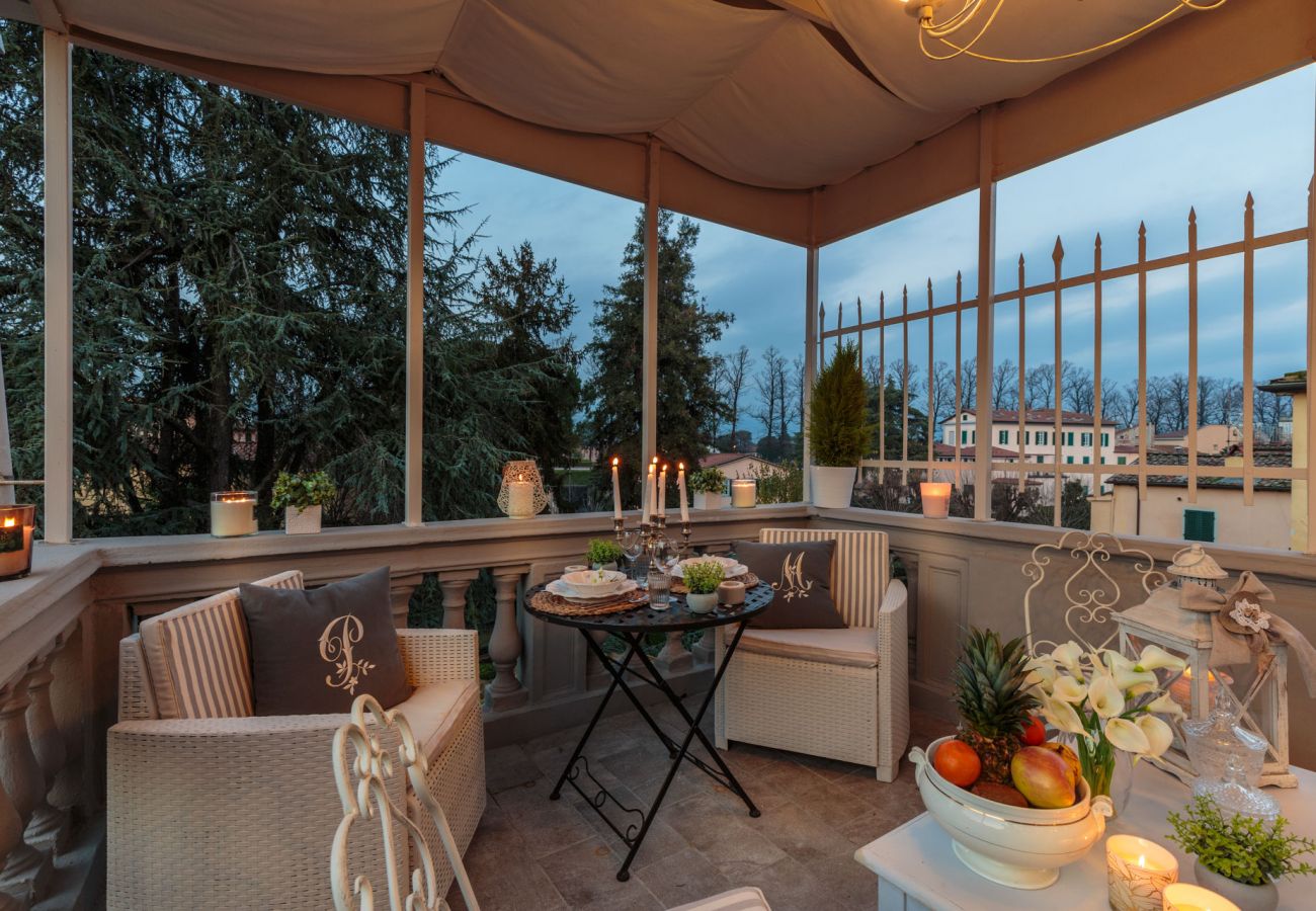Apartamento em Lucca - CASA UCCELLINI Apartment with a Romantic Terrace Apartamento em Lucca - CASA UCCELLINI Apartment with a Romantic Terrace