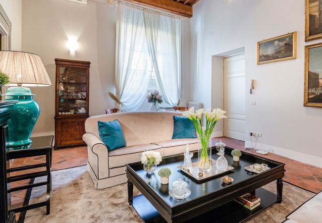 Apartamento em Lucca - Casa Simonetta: Modern and Antique Ground Floor Apartment inside the Walls of Lucca Apartamento em Lucca - Casa Simonetta: Modern and Antique Ground Floor Apartment inside the Walls of Lucca