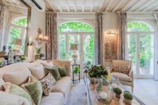Apartamento em Lucca - LA CASINA Luxury Home inside the Walls of Lucca with Garden, A/c, Wifi