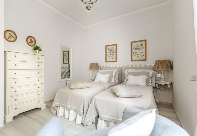 Villa em Lucca - VILLA OLIVIA: a New Luxury Villa with Garden in Lucca with PARKING Villa em Lucca - VILLA OLIVIA: a New Luxury Villa with Garden in Lucca with PARKING