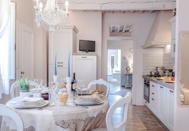 Apartamento em Lucca - Convenient Home close to Train Station and Parking Apartamento em Lucca - Convenient Home close to Train Station and Parking