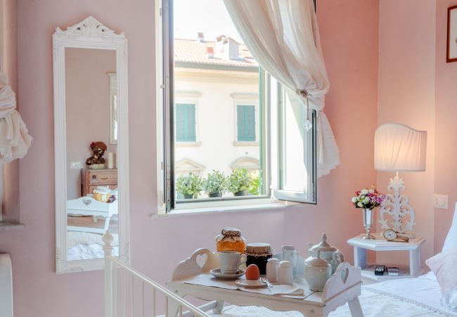 Apartamento em Lucca - Convenient Home close to Train Station and Parking Apartamento em Lucca - Convenient Home close to Train Station and Parking