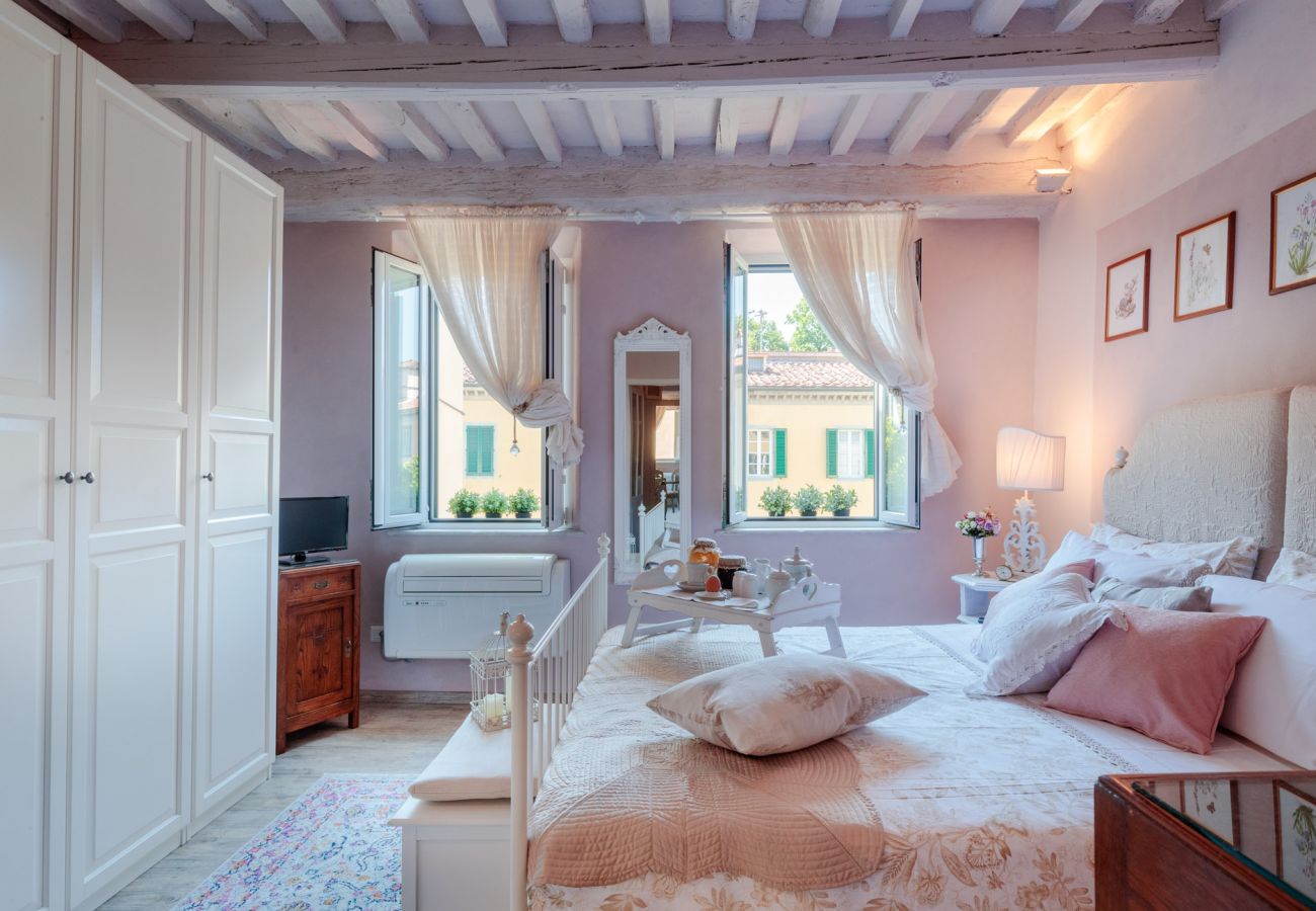 Apartamento em Lucca - Convenient Home close to Train Station and Parking Apartamento em Lucca - Convenient Home close to Train Station and Parking