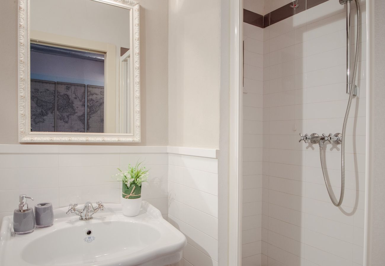 Apartamento em Lucca - Convenient Home close to Train Station and Parking Apartamento em Lucca - Convenient Home close to Train Station and Parking