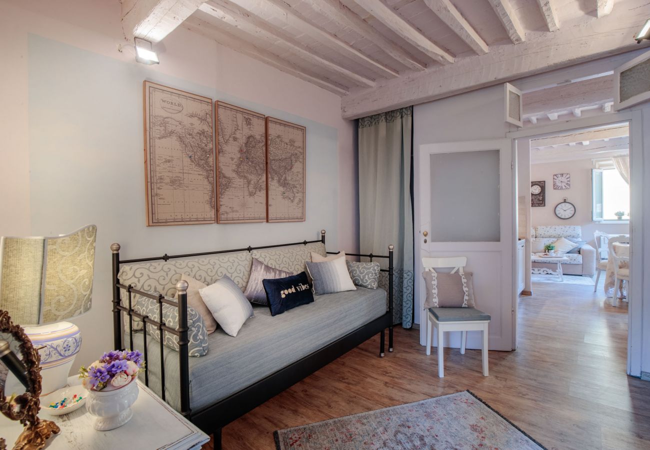 Apartamento em Lucca - Convenient Home close to Train Station and Parking Apartamento em Lucca - Convenient Home close to Train Station and Parking