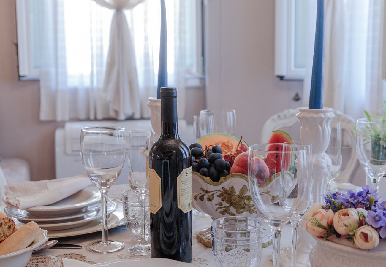 Apartamento em Lucca - Convenient Home close to Train Station and Parking Apartamento em Lucca - Convenient Home close to Train Station and Parking