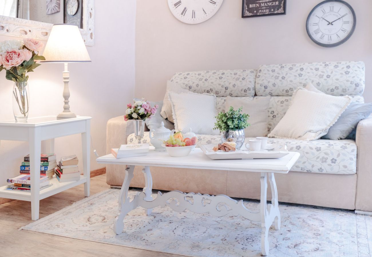 Apartamento em Lucca - Convenient Home close to Train Station and Parking Apartamento em Lucca - Convenient Home close to Train Station and Parking