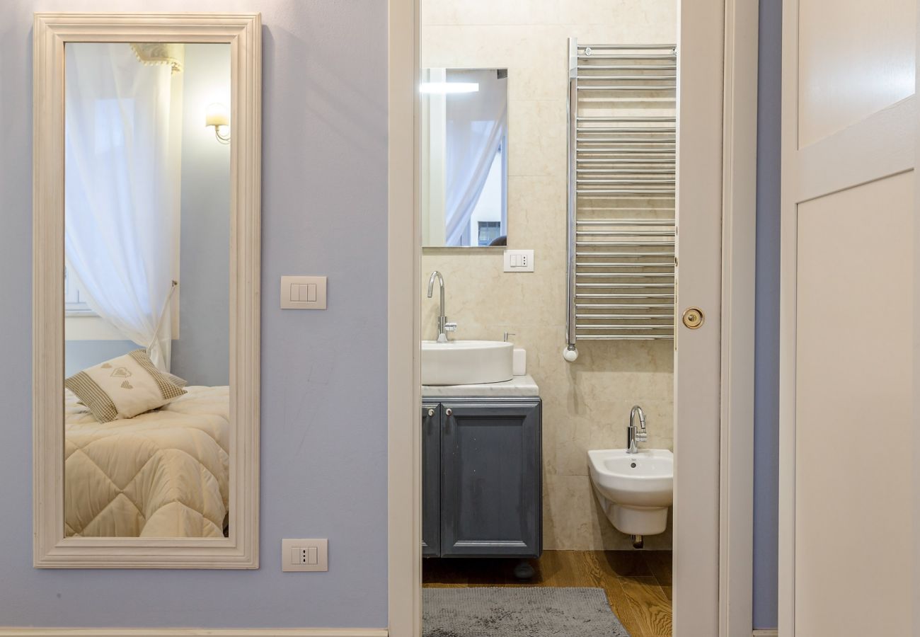 Apartamento em Lucca - 2 Bedrooms 2 Bathrooms Romantic Apartment with Terrace and Parking in Lucca Apartamento em Lucca - 2 Bedrooms 2 Bathrooms Romantic Apartment with Terrace and Parking in Lucca