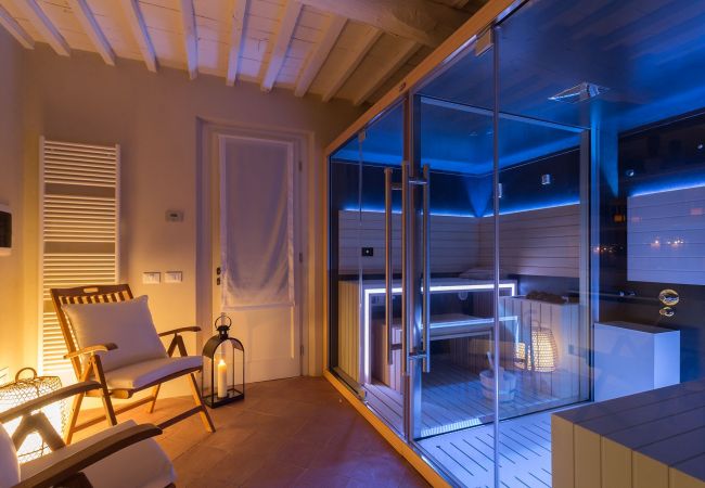 Villa em Lucca - A/C Villa with Amazing Views, SPA & Private Pool  Villa em Lucca - A/C Villa with Amazing Views, SPA & Private Pool