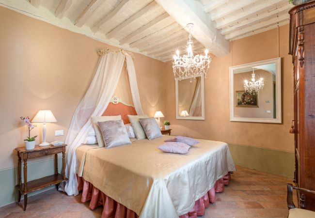 Villa em Lucca - A/C Villa with Amazing Views, SPA & Private Pool  Villa em Lucca - A/C Villa with Amazing Views, SPA & Private Pool