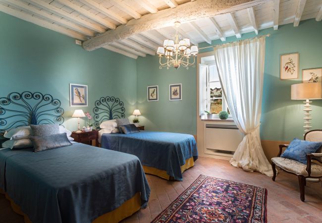 Villa em Lucca - A/C Villa with Amazing Views, SPA & Private Pool  Villa em Lucca - A/C Villa with Amazing Views, SPA & Private Pool
