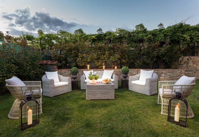 Villa em Lucca - A/C Villa with Amazing Views, SPA & Private Pool  Villa em Lucca - A/C Villa with Amazing Views, SPA & Private Pool