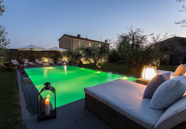 Villa em Lucca - A/C Villa with Amazing Views, SPA & Private Pool  Villa em Lucca - A/C Villa with Amazing Views, SPA & Private Pool