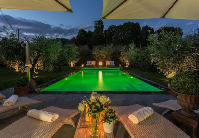 Villa em Lucca - A/C Villa with Amazing Views, SPA & Private Pool  Villa em Lucca - A/C Villa with Amazing Views, SPA & Private Pool