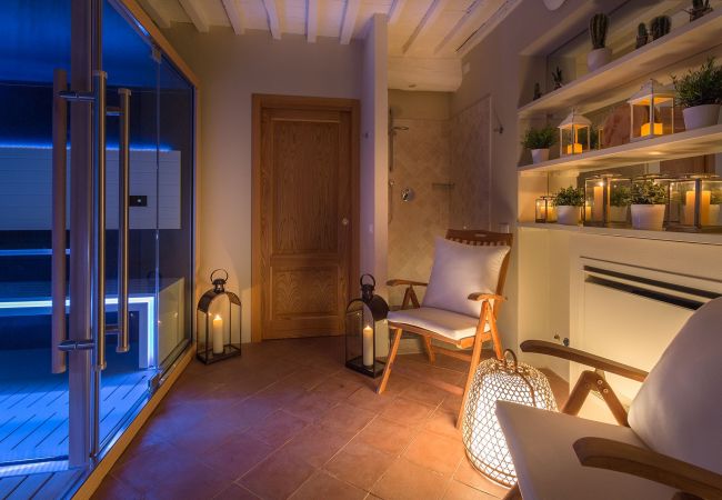 Villa em Lucca - A/C Villa with Amazing Views, SPA & Private Pool  Villa em Lucca - A/C Villa with Amazing Views, SPA & Private Pool