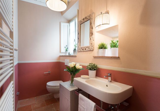 Villa em Lucca - A/C Villa with Amazing Views, SPA & Private Pool  Villa em Lucca - A/C Villa with Amazing Views, SPA & Private Pool