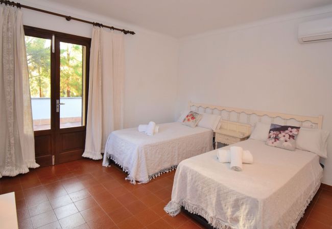 Chalet em Alcúdia - Trevol 020 fantástica casa con gran jardín y terraza, barbacoa, aire acondicionado y WiFi Chalet em Alcúdia - Trevol 020 fantástica casa con gran jardín y terraza, barbacoa, aire acondicionado y WiFi