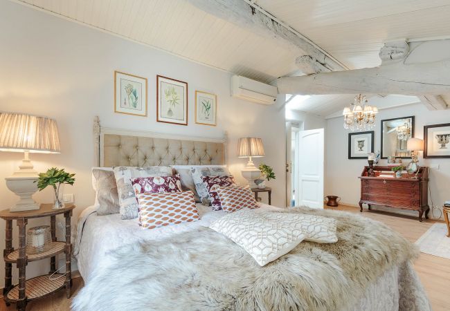 Apartamento em Lucca - Spacious Home with Elevator along Via Guinigi inside the Lucca Walls Apartamento em Lucca - Spacious Home with Elevator along Via Guinigi inside the Lucca Walls