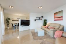 Apartamento em Bahia Feliz - Luxury with big terrace sea front by CanariasGetaway