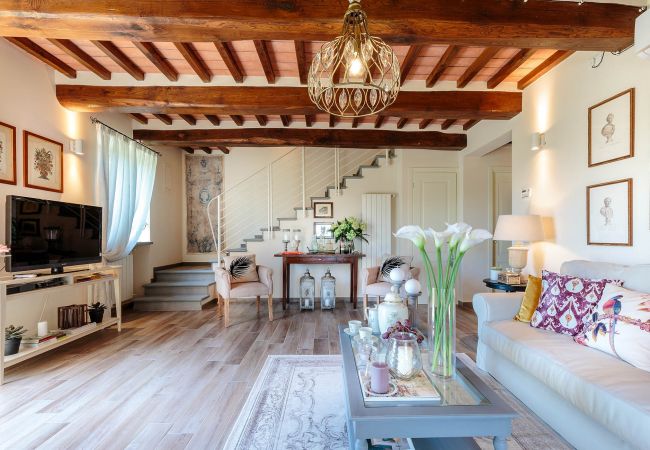 Villa em Capannori - VILLA PEMOLA a Luxury Farmhouse with Garden and bikes in Lucca Town Villa em Capannori - VILLA PEMOLA a Luxury Farmhouse with Garden and bikes in Lucca Town