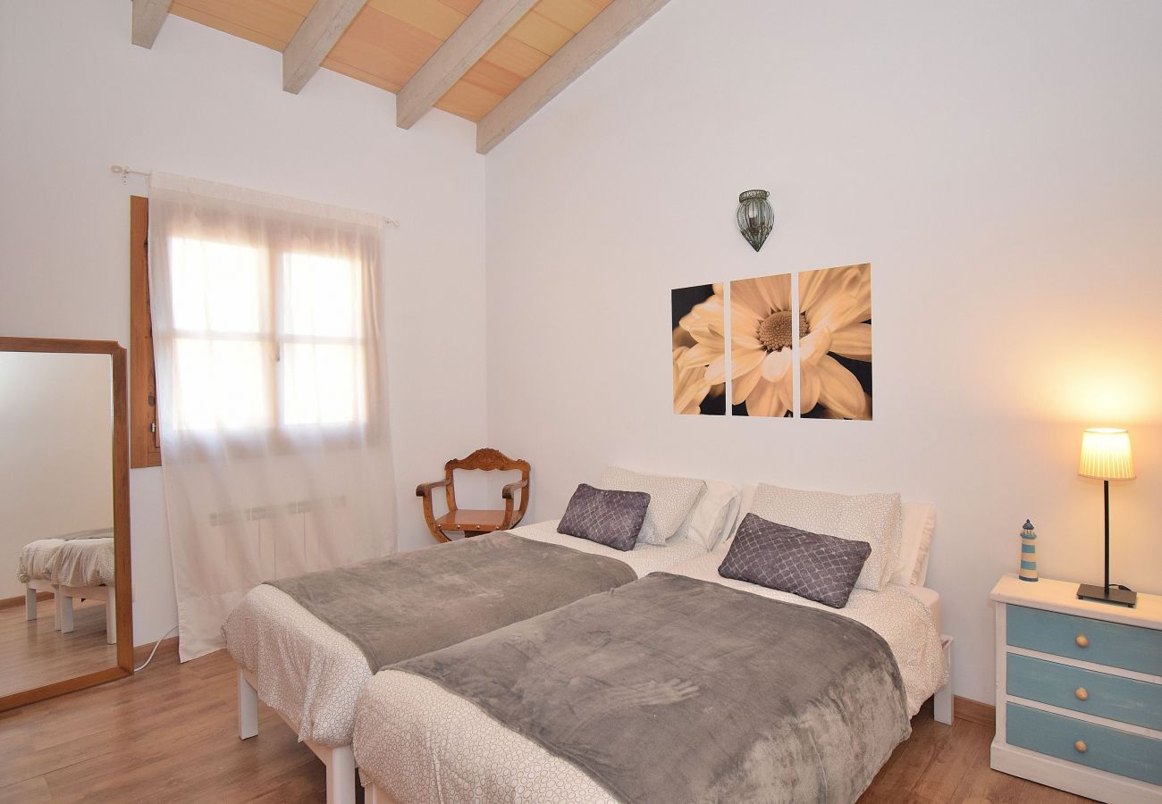 Casa em Muro - Casa de Pueblo 015 con piscina privada, jardín, terraza, barbacoa y WiFi Casa em Muro - Casa de Pueblo 015 con piscina privada, jardín, terraza, barbacoa y WiFi