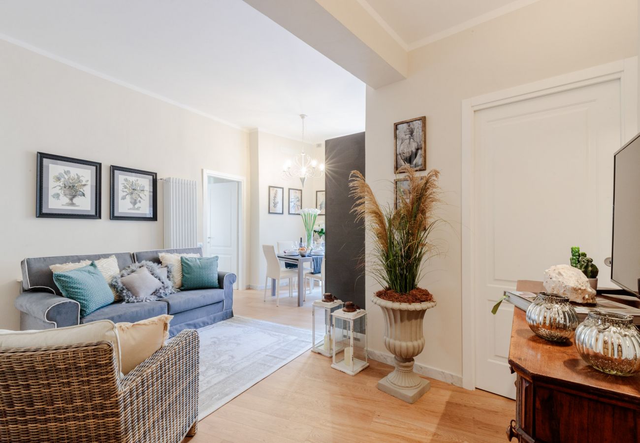 Apartamento em Lucca - The Most Central Terrace inside the Walls of Lucca Apartamento em Lucca - The Most Central Terrace inside the Walls of Lucca