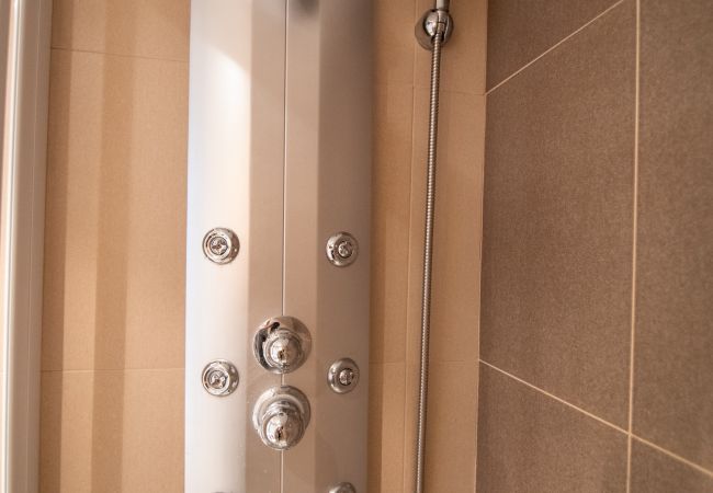 Apartamento em Madrid - M (JMC 5) APARTMENT 1 ROOM 2 PAX PARKING BERNABEU STADIUM - MADRID BUSINESS CENTER Apartamento em Madrid - M (JMC 5) APARTMENT 1 ROOM 2 PAX PARKING BERNABEU STADIUM - MADRID BUSINESS CENTER