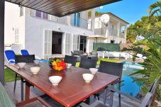 Casa geminada em Playa de Muro - Siulador 107 fantástica villa con piscina privada, terraza, mesa de billar, ping pong y aire acondicionado
