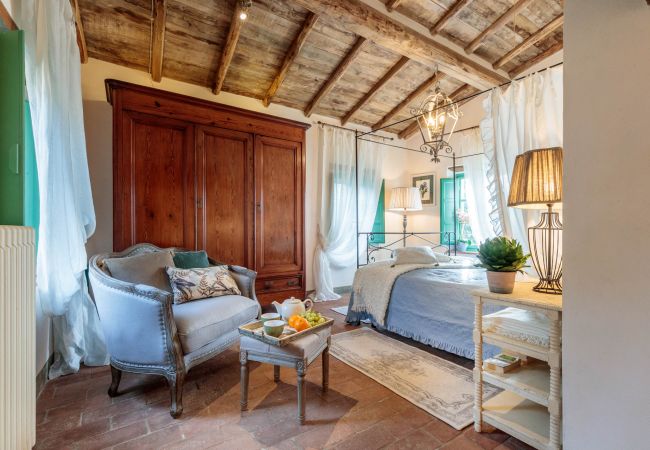 Villa em Lucca - Villa Gufo The Place to Be. Panoramic Private Pool with a Lucca View and Private Tennis Court Villa em Lucca - Villa Gufo The Place to Be. Panoramic Private Pool with a Lucca View and Private Tennis Court