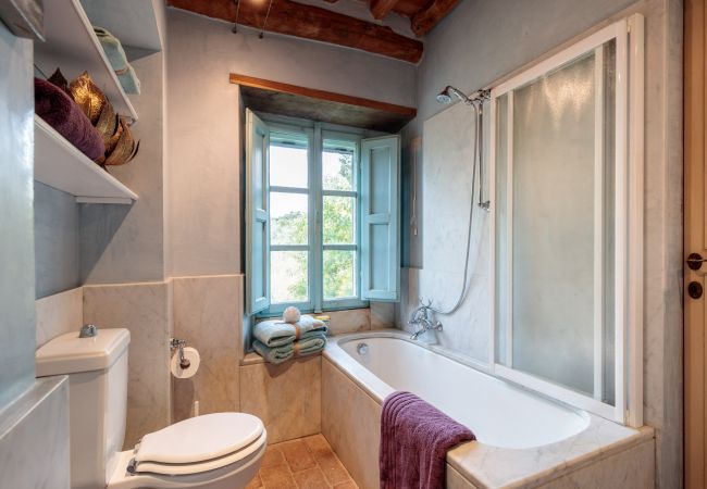 Villa em Lucca - Villa Gufo The Place to Be. Panoramic Private Pool with a Lucca View and Private Tennis Court Villa em Lucca - Villa Gufo The Place to Be. Panoramic Private Pool with a Lucca View and Private Tennis Court