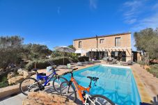 Villa em Ses Salines - Can Xesquet Comuna 168 maravillosa finca con piscina privada, gran terraza, bicicletas y WiFi